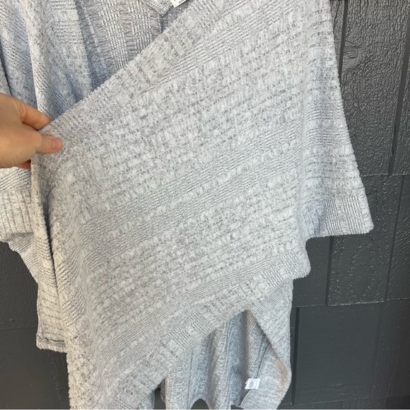 Hello Nite gray open front short sleeve cardigan - Picture 6 of 10